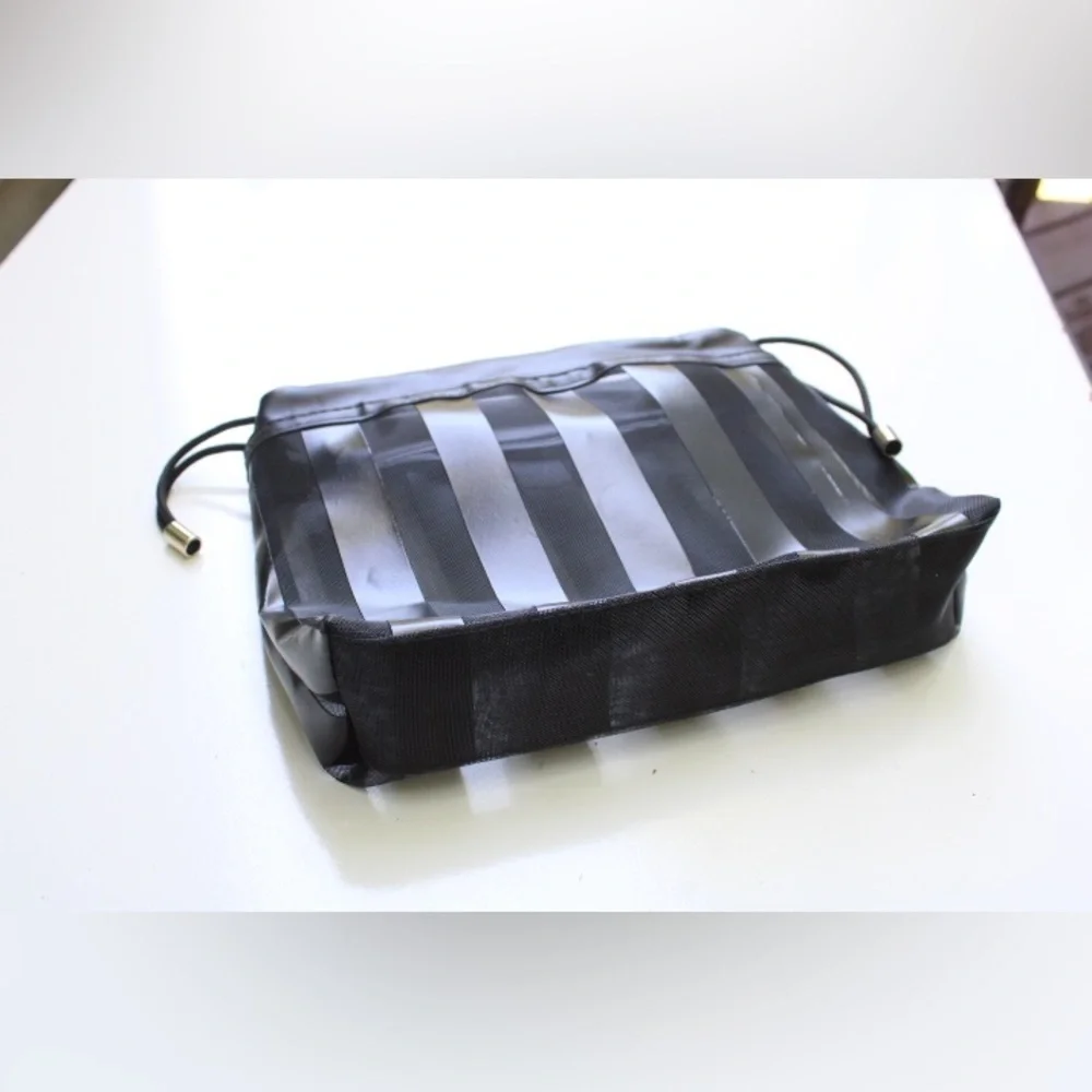 Victoria’s second cosmetics bag